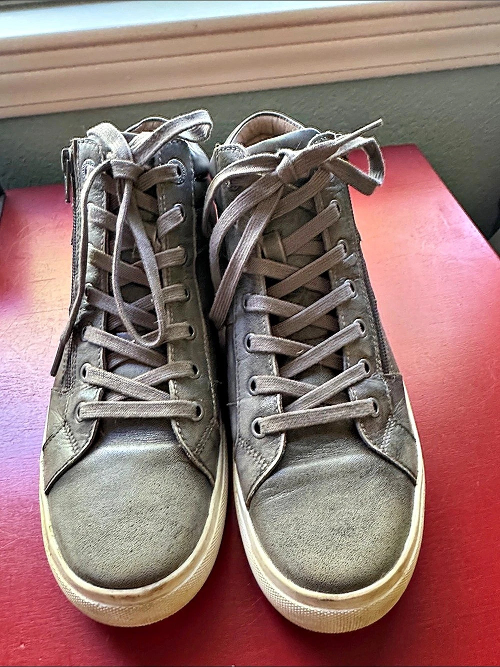 Taos footwear High Top Sneakers in Gray US 10
